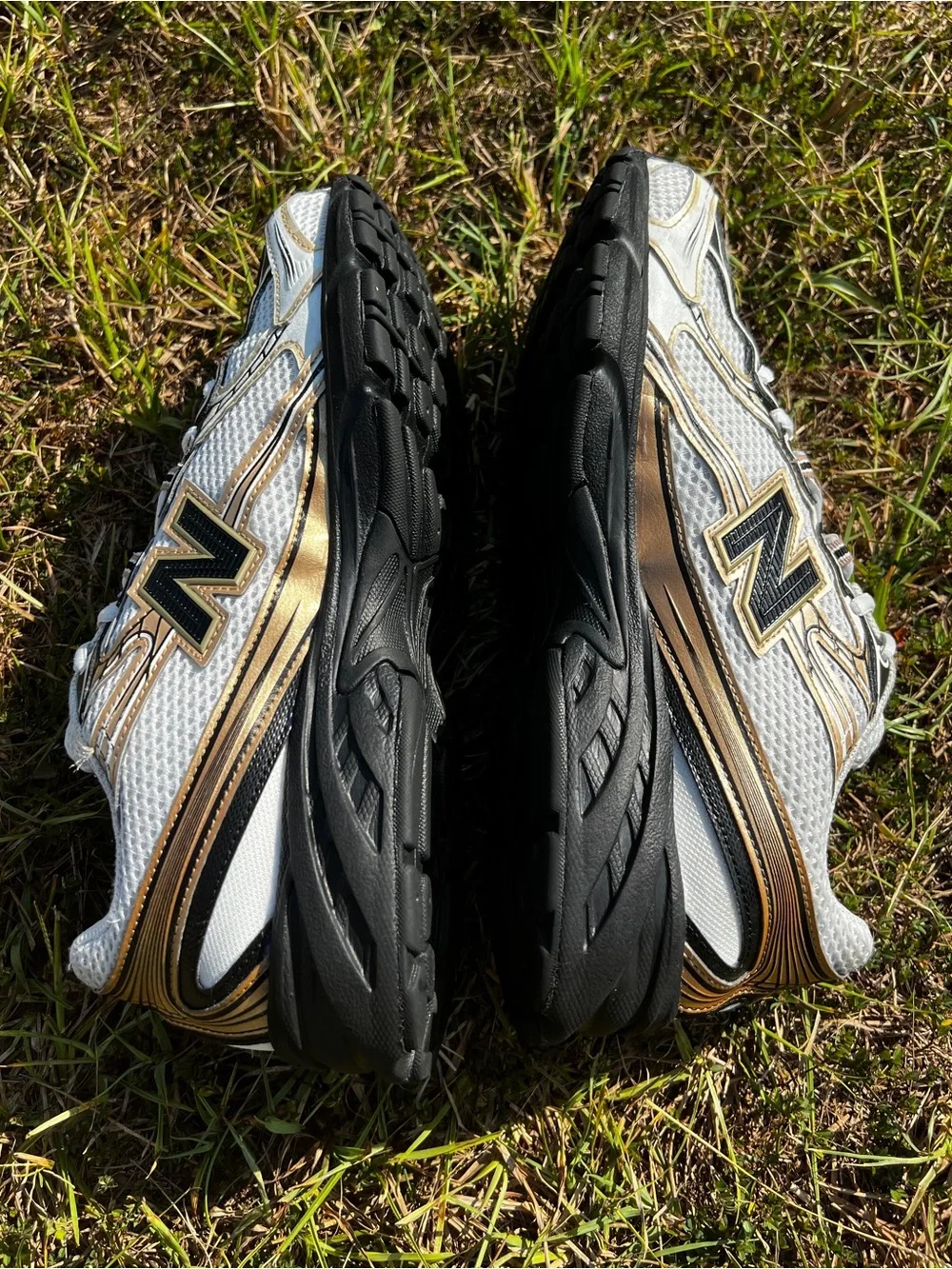 CLEAN New Balance size 11 Womens 740 Gold White Running shoes